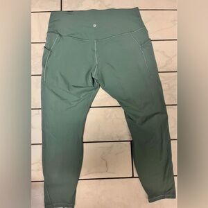 Lululemon size 16 leggings with side pockets